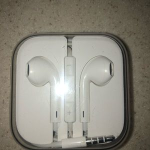 Apple ear buds NEW